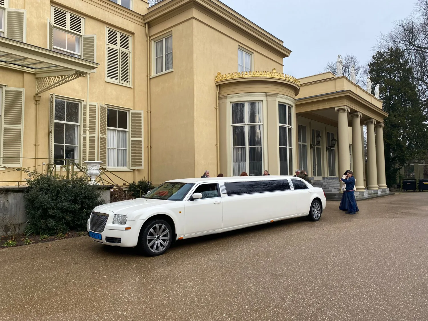 Limousine Huren Emmeloord - Chrysler Limousine wit