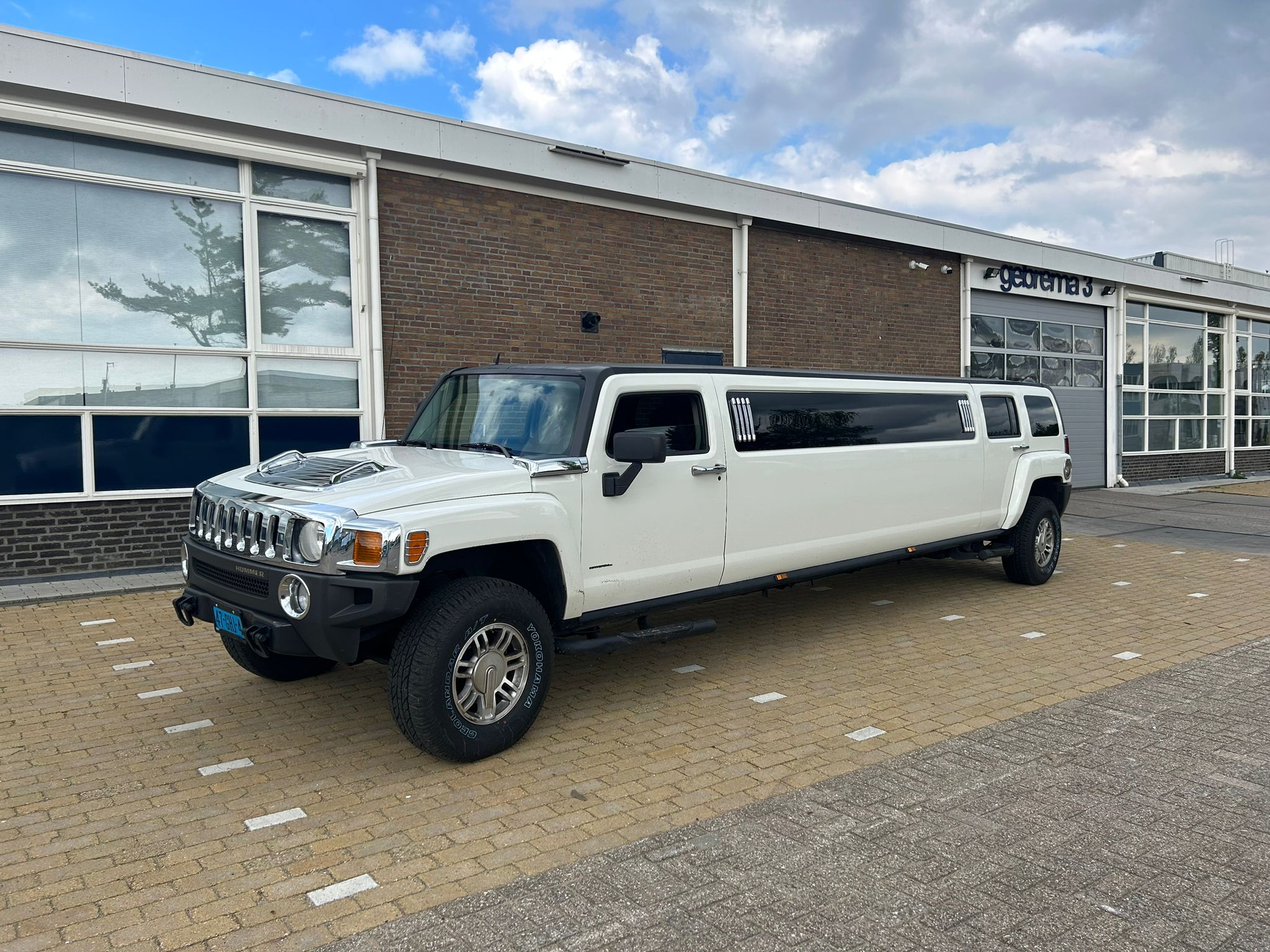 Hummer H3 Limousine wit